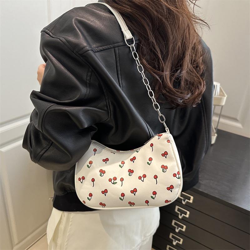 Summer New Small Fresh Literary and Fashionable Versatile Strawberry Shoulder Bag Casual Simple Messenger Bag