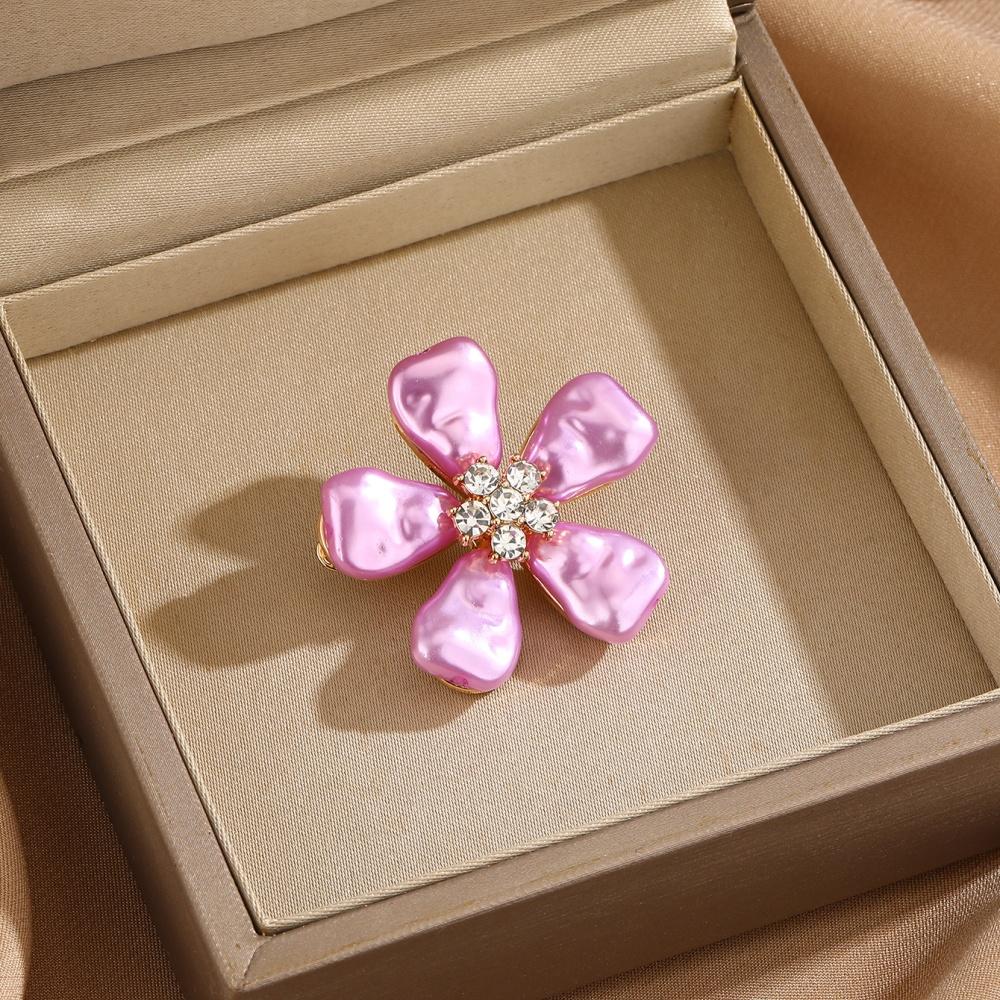 

9PC Four-leaf Flower Shape Brooch Women Four-season Alloy Floral Badge Fresh and Versatile Clothes Bag Scarf Accessories Brooch сливовий