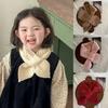 Sciarpa per Bambino Stile Coreano Semplice Monocolore Scaldacollo Incrociato Caldo Morbido a Maglia per Neonato Bambino Piccolo Esterno Facile da Abbinare Capo d'Abbigliamento Esterno