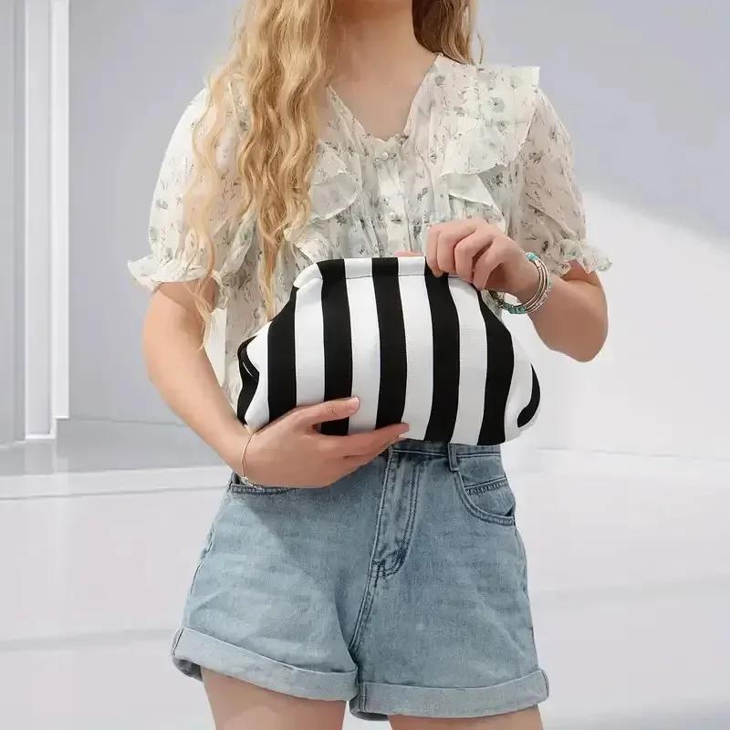 Women Handbag Colorblock Knitted Women Bag Large Mouth Cosmetic Cellphone Keys Stoarge Pouch Summer Beach Clutch Lady Purse