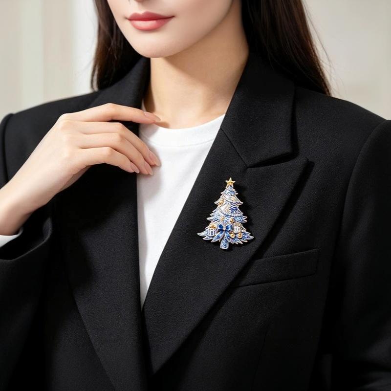 1Pcs Bowknot Christmas Tree Brooch Elegant Pine Tree Design Pin for Women Daily Wear Christmas Party Accessory