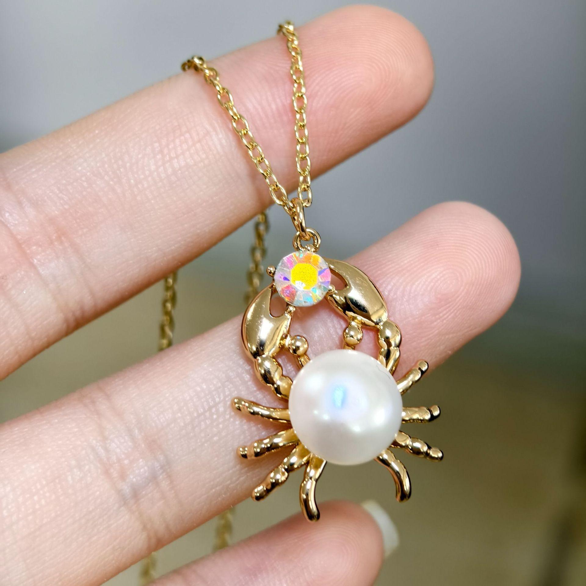 

Sea World Little Witch Necklace Natural Pearl Big Head Fish Pendant Jewelry Goldfish Kiss Fish Collarbone Chain Color Retention