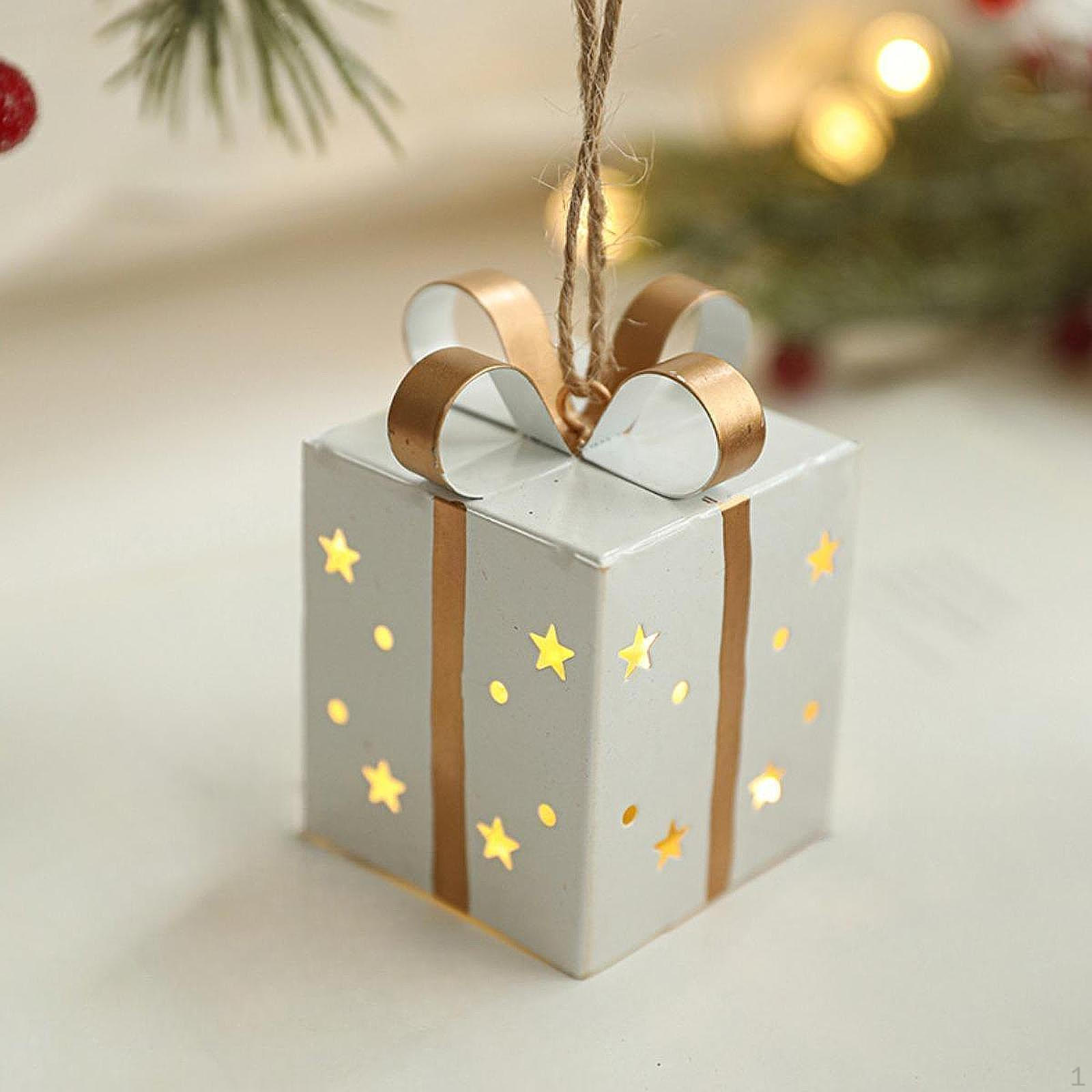 

Подарочная коробка с подсветкой для украшения елки белый