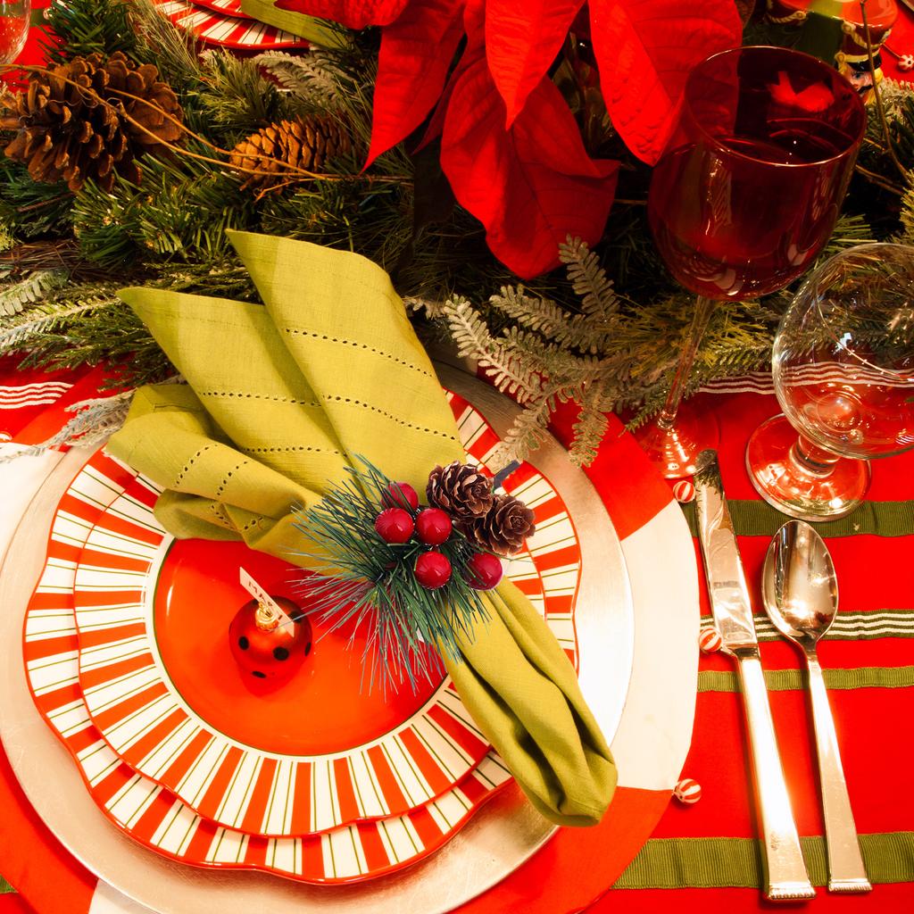 16 Pieces Christmas Napkin Rings Holder Pine Cones Napkin Rings Holder Wood Christmas Napkin Rings Dining Table Setting Decorati