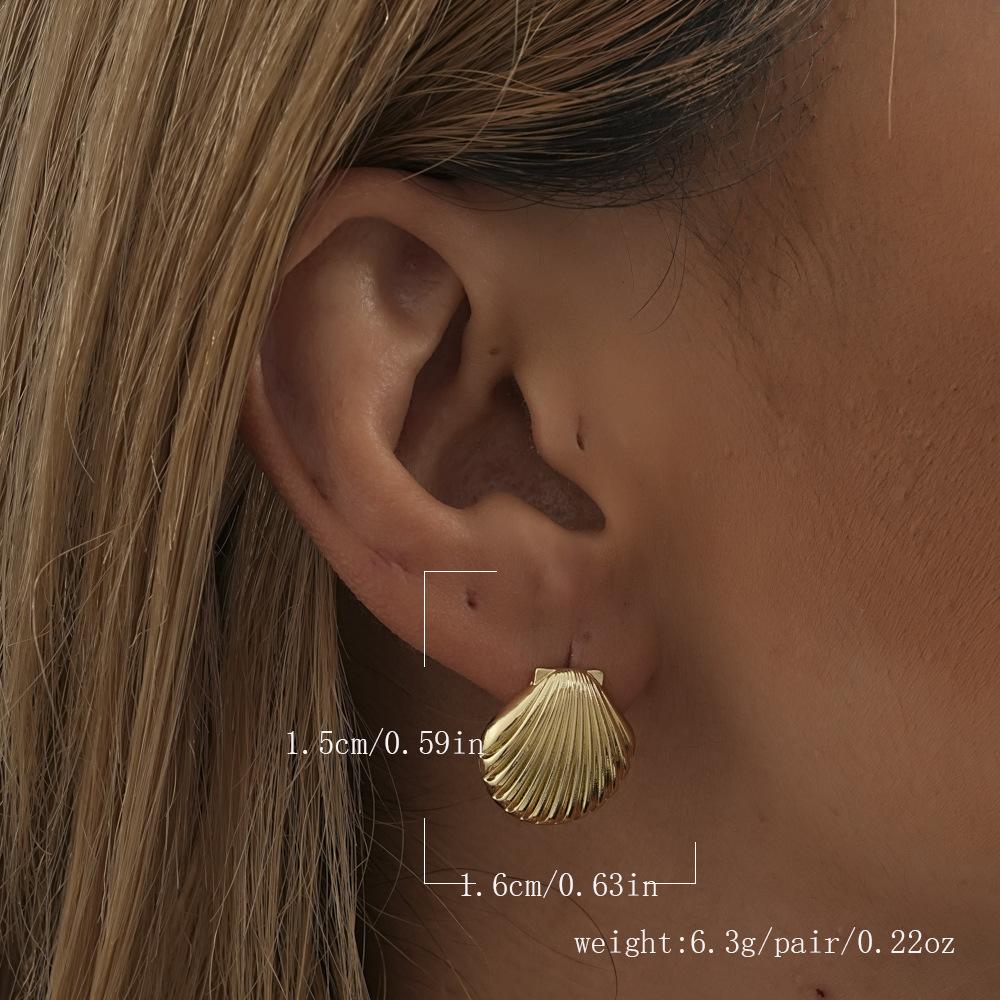 

Модные серьги-ракушки золотого цвета для женщин Простой и элегантный дизайн