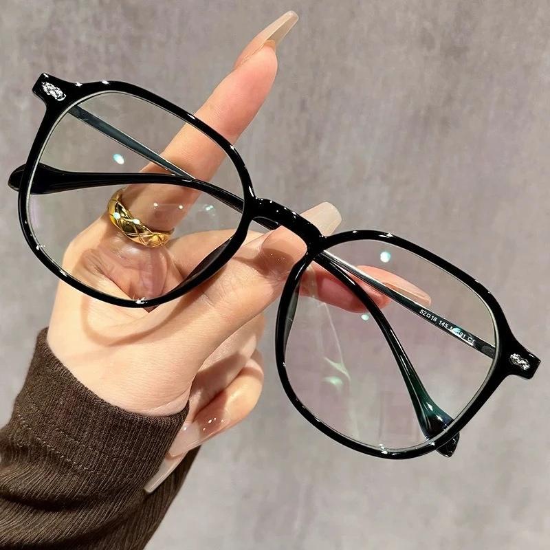 Ultra Light Large Photochromic Reading Glasses Women Elegant Blue Light Blocking Presbyopia Eyewear