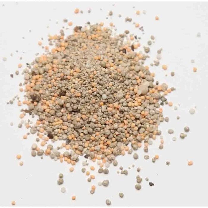 3 kg d'engrais pour gazon avec désherbant + effet longue durée pour environ 150m²