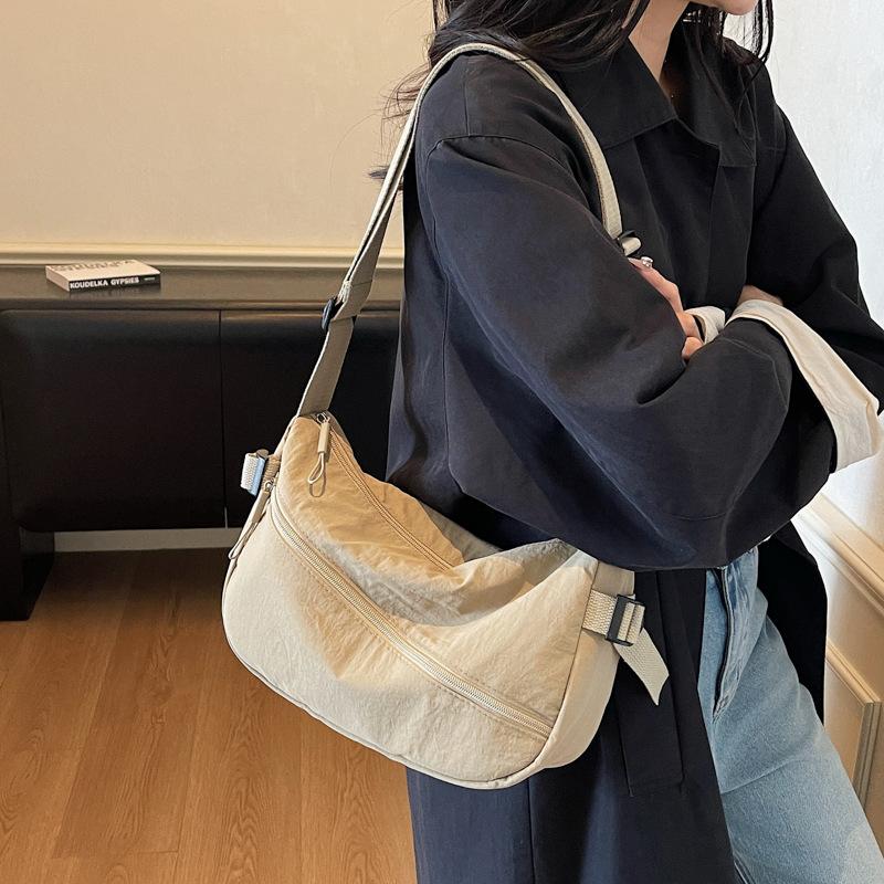 Zaino Monospalla Casual per Studentesse Universitarie, Leggero e di Grande Capacità, Borsa alla Moda per il Pendolarismo