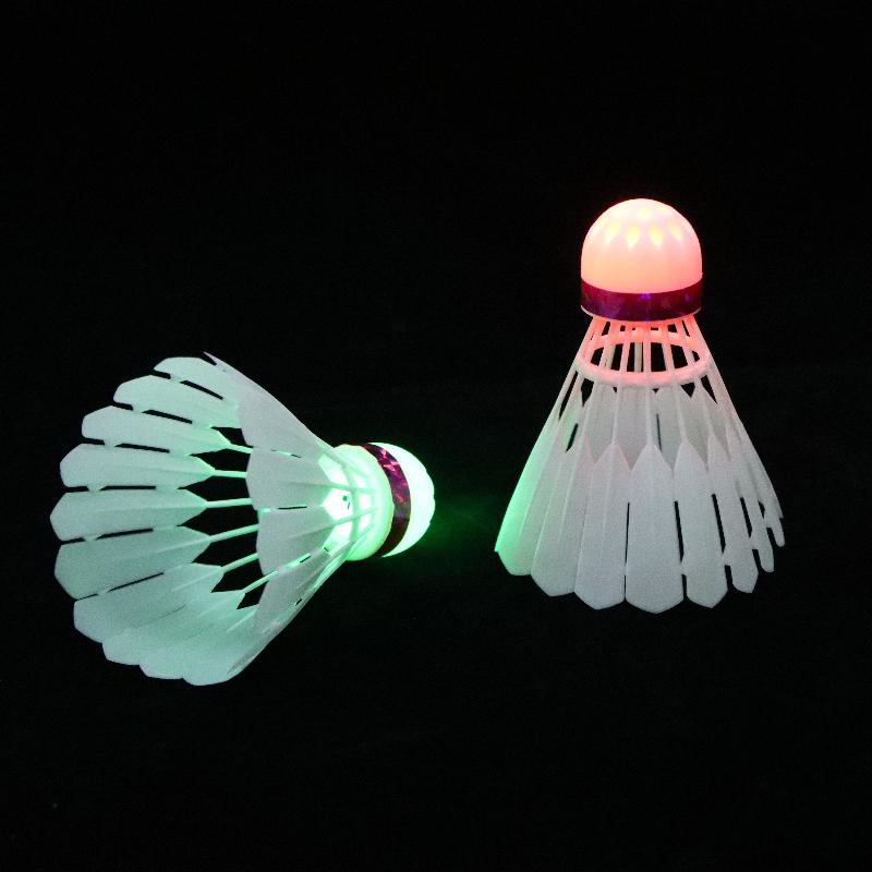 Leuchtender Winddichter Leuchtender Badmintonball, Super Langlebig und Unzerbrechlich, Outdoor Fluoreszierender Heller Nylonball mit Licht