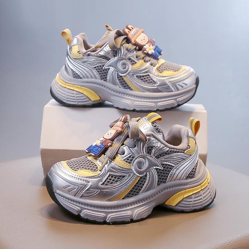 

2025 autumn new children s sports shoes boys and girls breathable mesh lightweight running shoes campus student dad shoes 26-31 yards (please take 6 pairs in one hand) жовтий