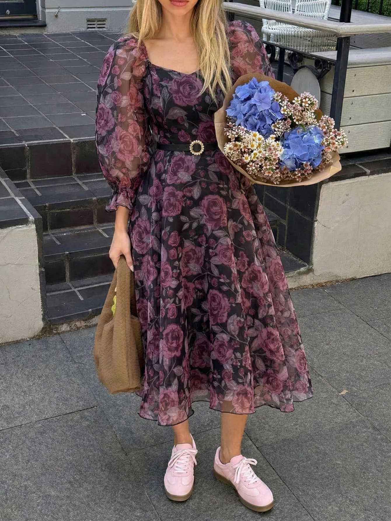 

Large size black background rose print square neck bubble sleeve dress, European and American women s clothing M