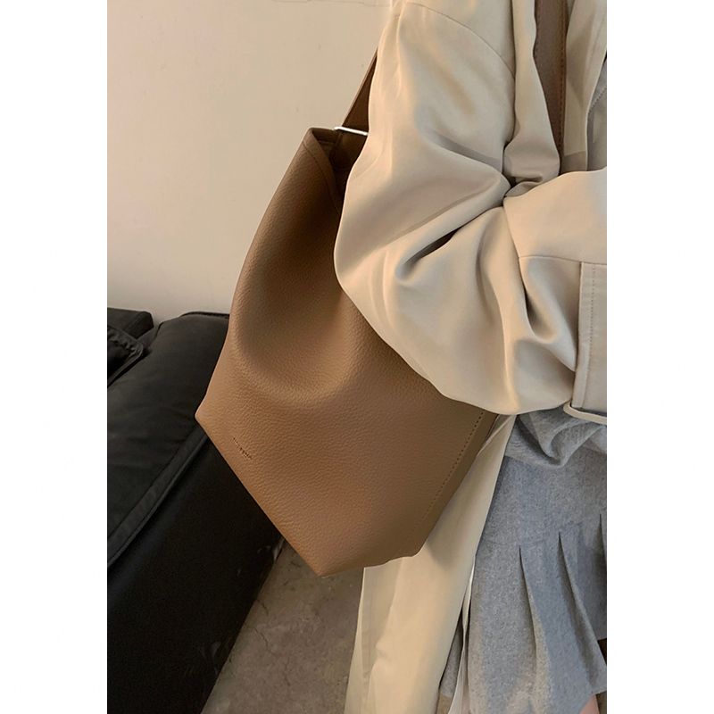 

Retro Women s South Korea Easiest for Match Large-Capacity Bucket Bag Brown