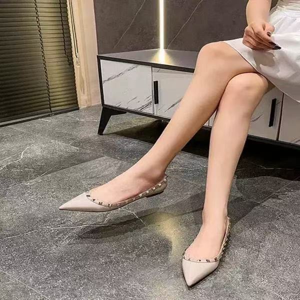 Rivet patent leather temperament pointed single shoes shallow mouth spring and summer French evening breeze gentle soft bottom flat bottom ladyshoes