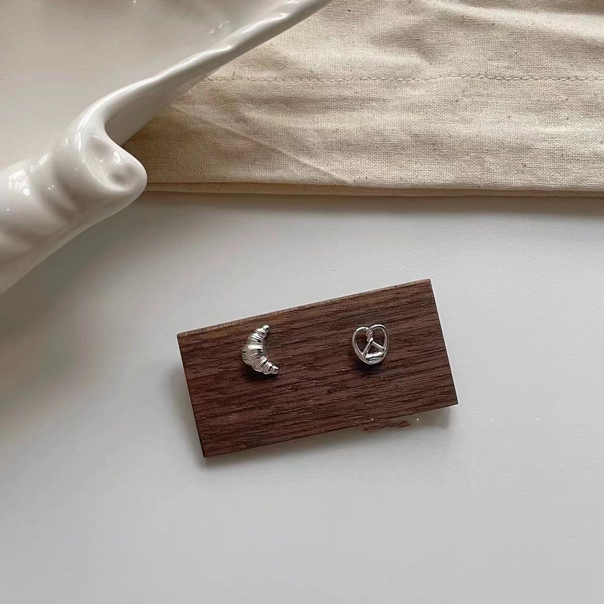 

Браслет Сладкий Пончик Для Женщин Сплав Уникальный Дизайн Свежий 2024 Лето Croissant Earrings