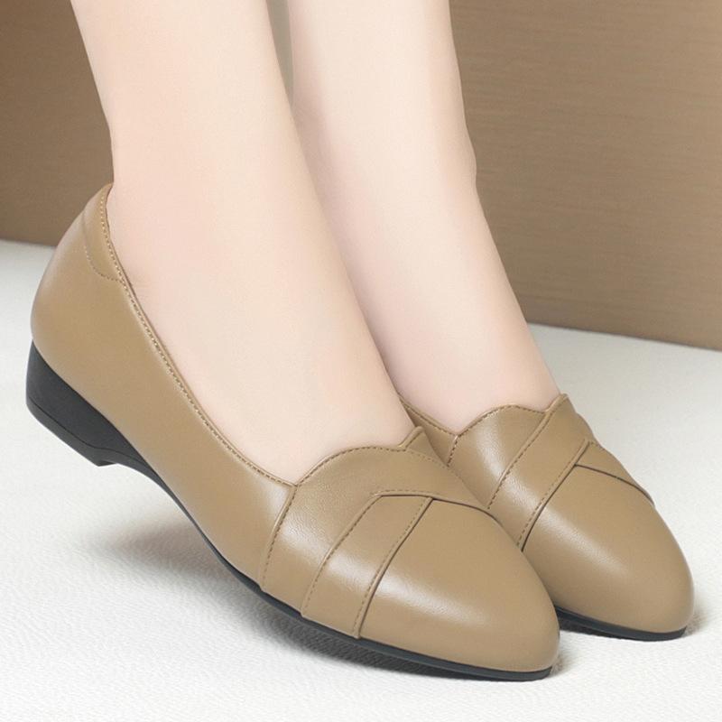 

Женская обувь Весна и Осень Новые Туфли на танкетке Мягкая подошва Туфли для мамы Нескользящие Черные Рабочие туфли Модные Уличные Лоферы Женские 35(22.5cm)