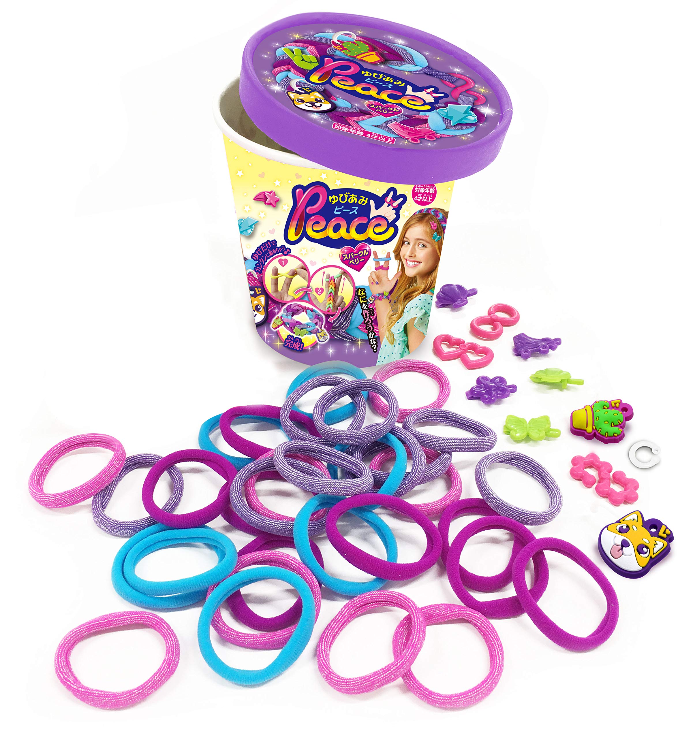 

Пальцевое вязание, кусочек искрящейся ягоды белый