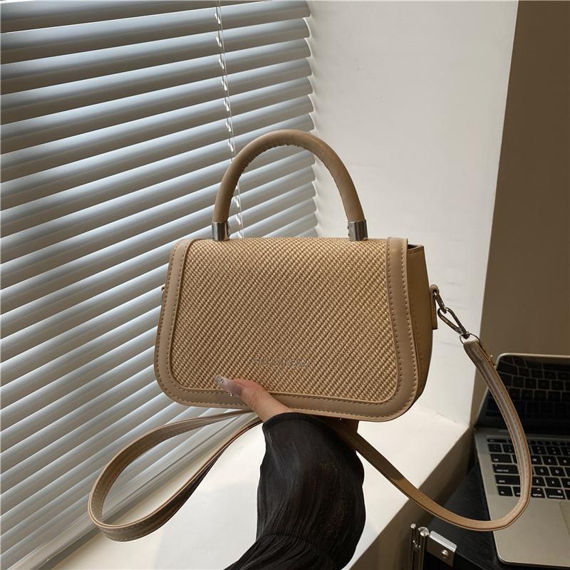 

Женская сумка через плечо в сочетании цветов, женская сумочка, чувство моды, контрастный цвет, новая повседневная универсальная маленькая квадратная сумочка хаки