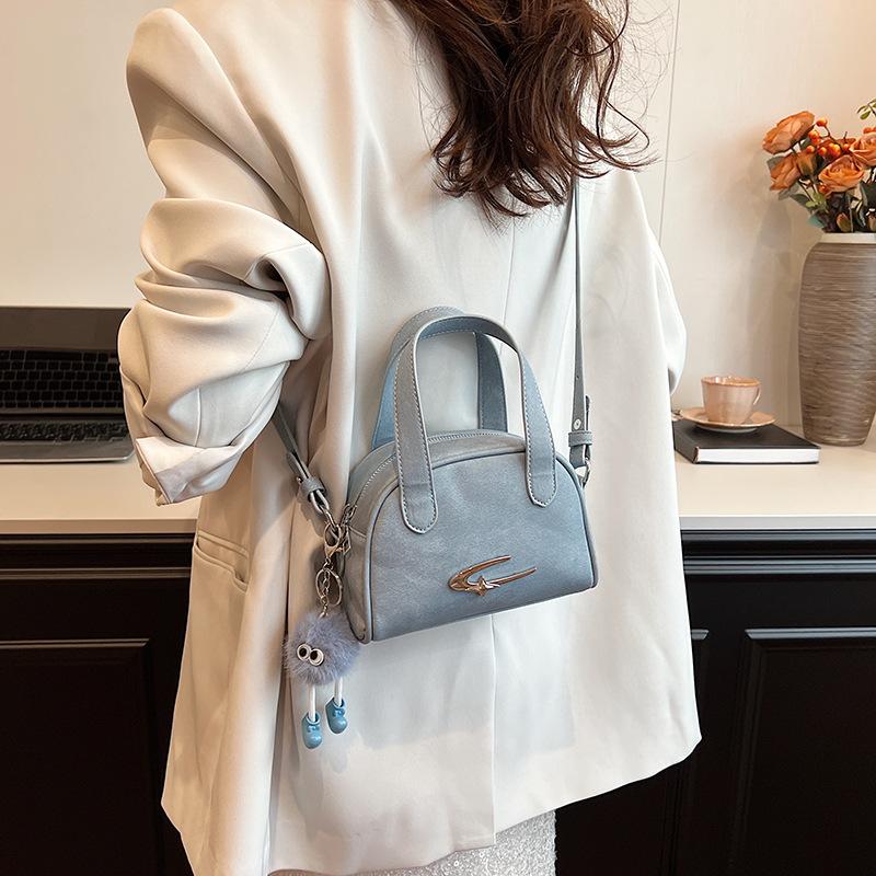 Women's Simple Handbag 2025 Spring New Versatile Shoulder Messenger Bag Texture Small Square Bag Women