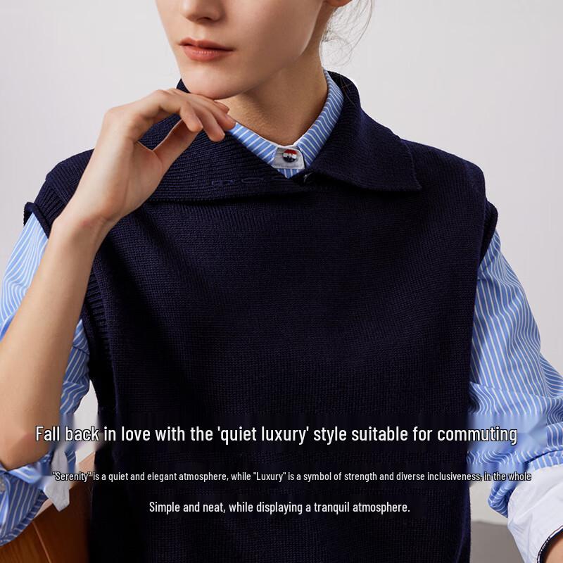 Navigare Women's Sleeveless Ribbed Knit Vest with Collar