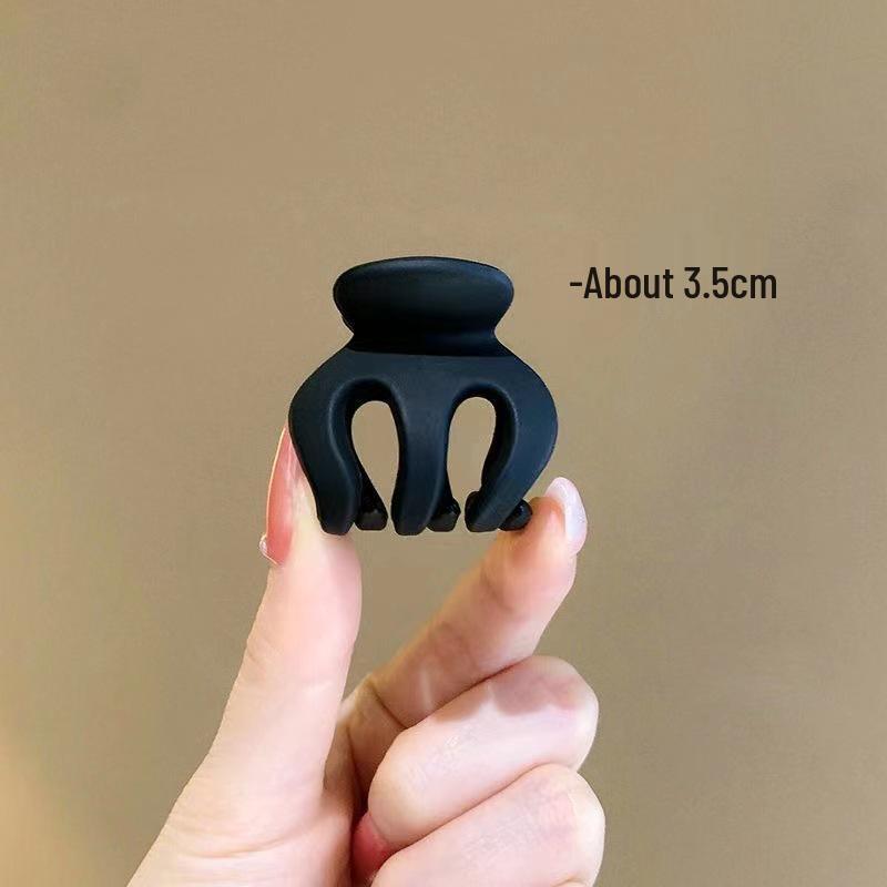 

Celebrity-Inspired Large Claw Clip for Ponytails and Hair Accessories - Spray Paint Shark Design