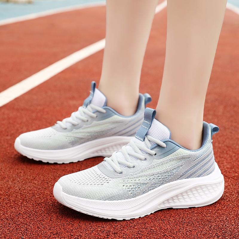 Fashion Breathable Men Casual Shoes Lightweight Outdoor Male Walking Shoes Anti-slip Men's Sneakers Slip on Flats Vulcanized Shoes 2025