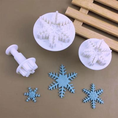 3 Pieces Snowflake Plunger Fondant Cutter Sugarcraft Cake Decorating Tools DIY Cookie Stamper Baking Accessories Round