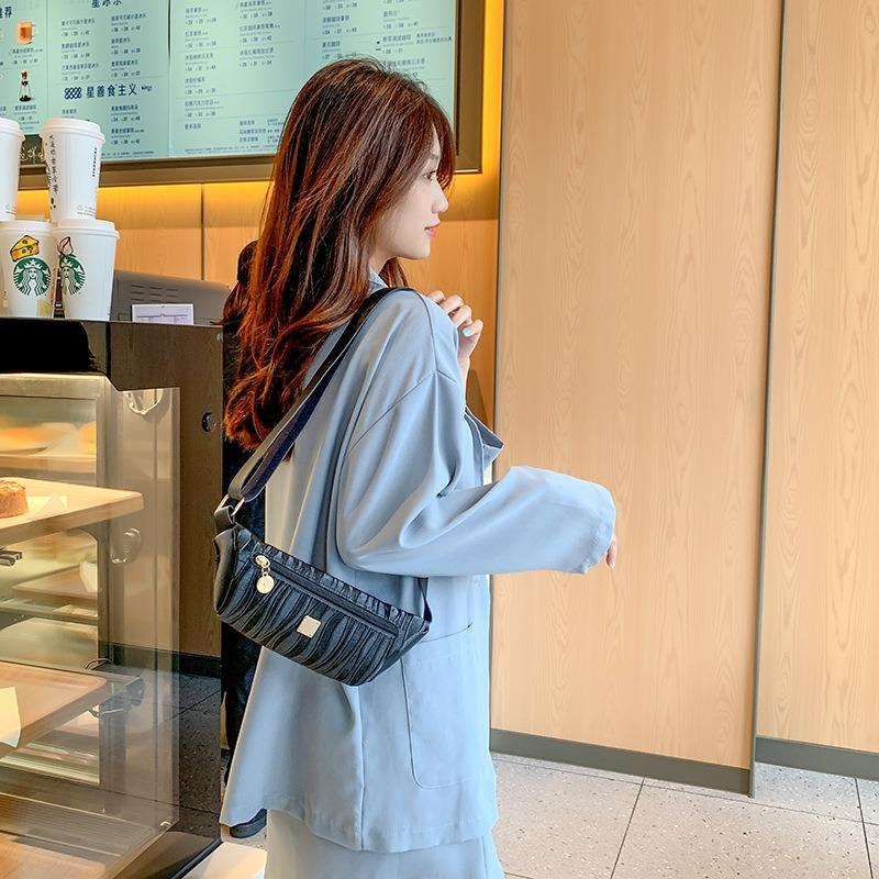 Casual Simple Zipper Single Shoulder Armpit Bag Versatile Mobile Phone Change Women's Bag
