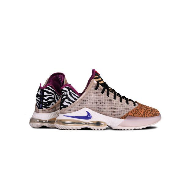 Кроссовки Nike DM1058-200