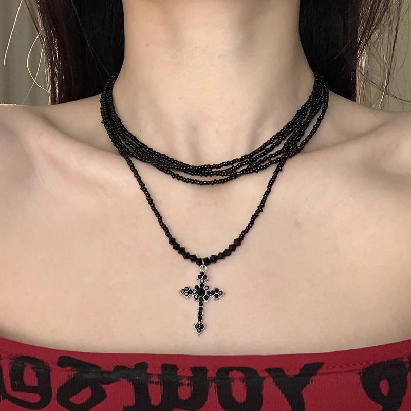 Elegant Stacked Pearl Necklace for Women - High-End Autumn/Winter Accessory with a Stylish Sweater Chain Design