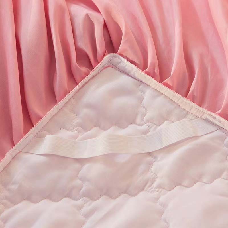 Luxuriöser, schnell warmer Samt-Bettrock für den Winter, superweicher, dicker, gesteppter Flanell-Tagesüberwurf, rutschfeste Bettdecke, nicht im Lieferumfang enthalten. Kissenbezug