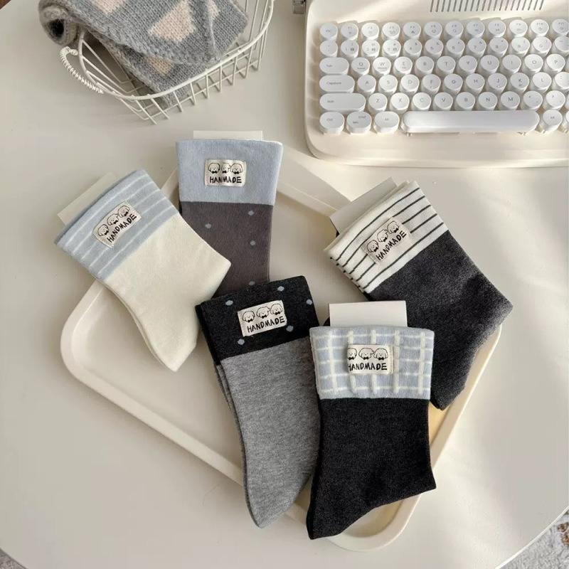Ladies Autumn Cartoon Cute Dog Cloth Logo Striped Polka Dot Contrast Color Cotton Medium Tube Pile Socks