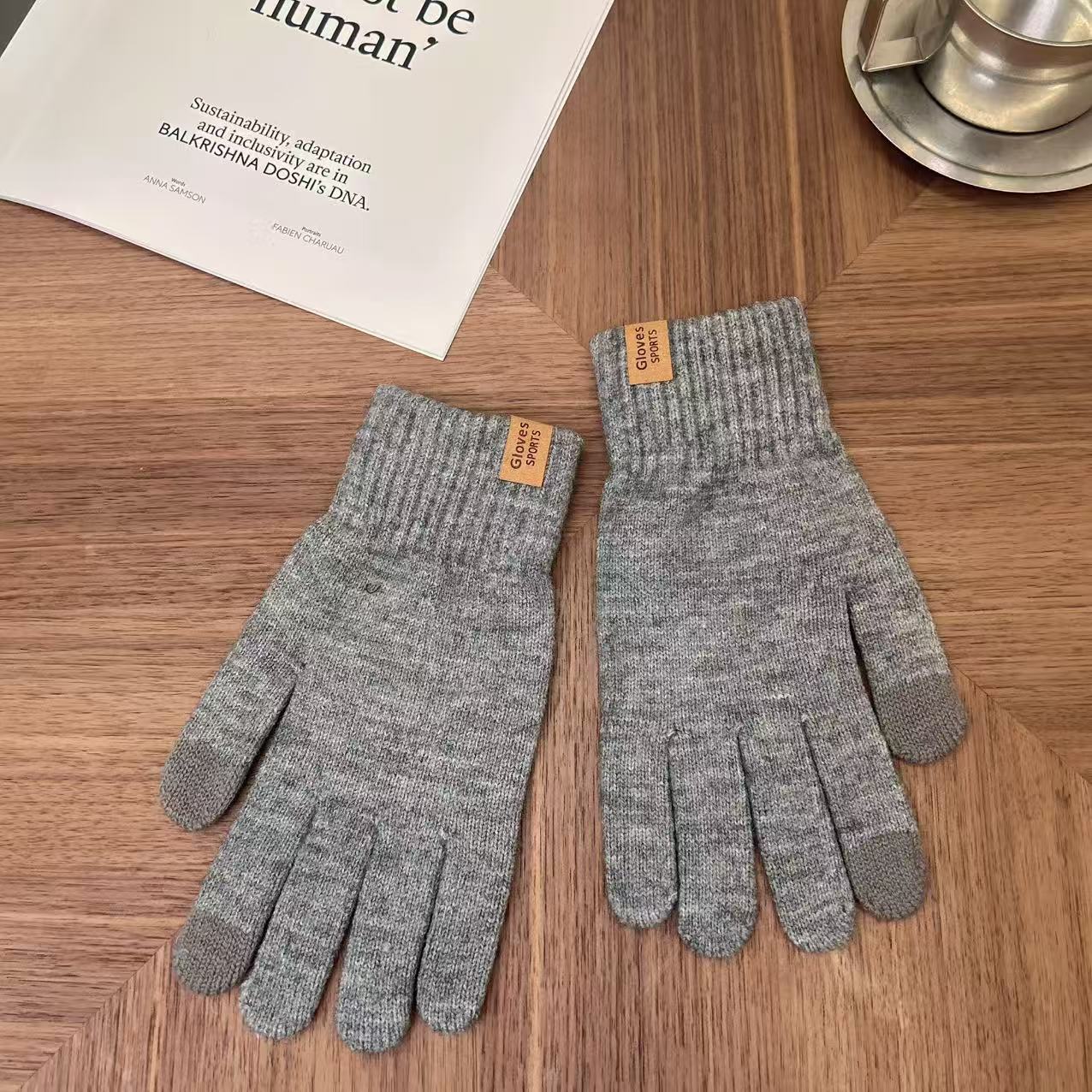 

Мужские вязаные перчатки с кожаной этикеткой Новые Зимние Сенсорные Плюс Бархатные Теплые Шерстяные Однотонные Простые и Универсальные Модные One size