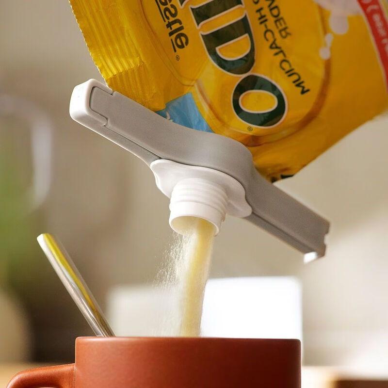 

Japanese-style Food Bag Sealing Clip with Pour Spout