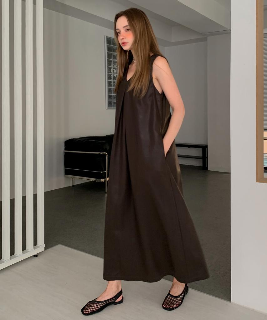 Baseukala Faux Leather Sleeveless Long Dress (2Colors)