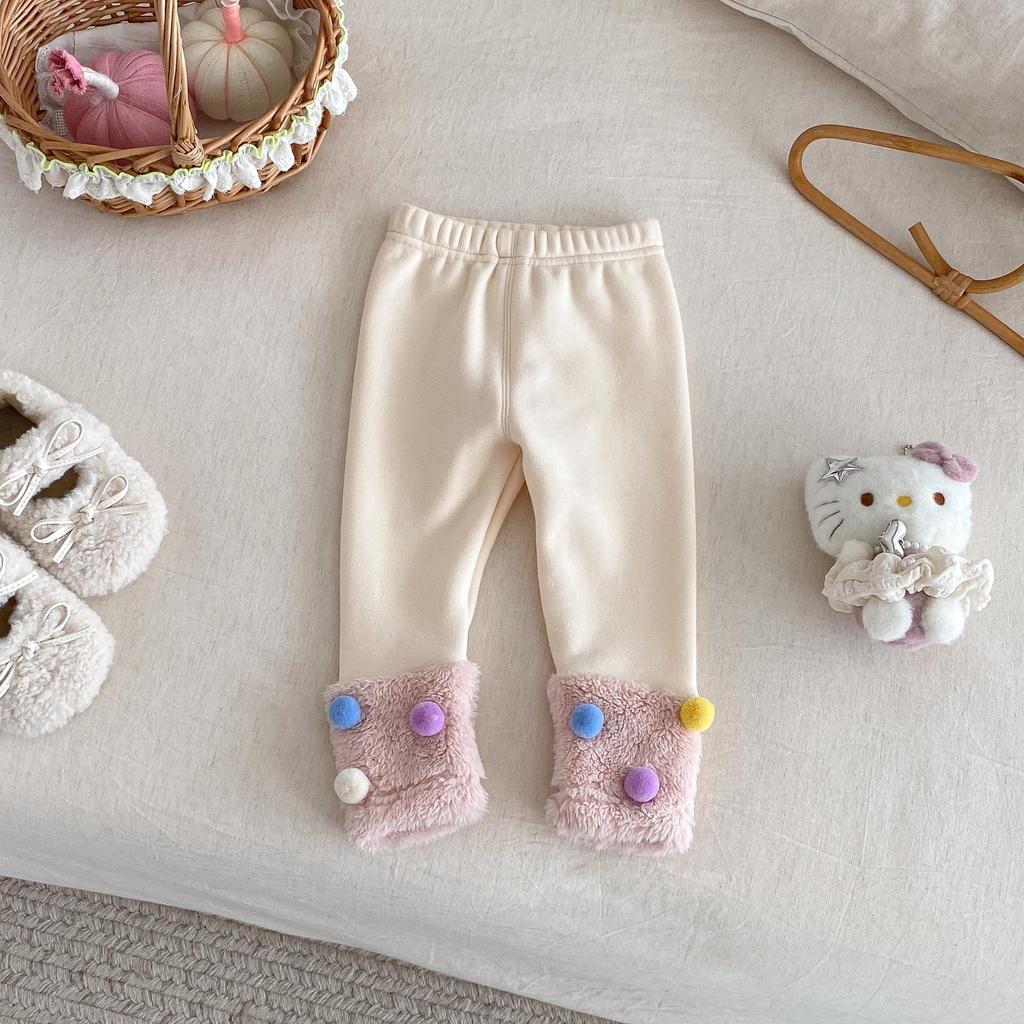2025 Winter Koreanischer Stil Mädchen Patchwork Pompon Leggings - Trendige Verdickte Hose für Stilvolle Kinder