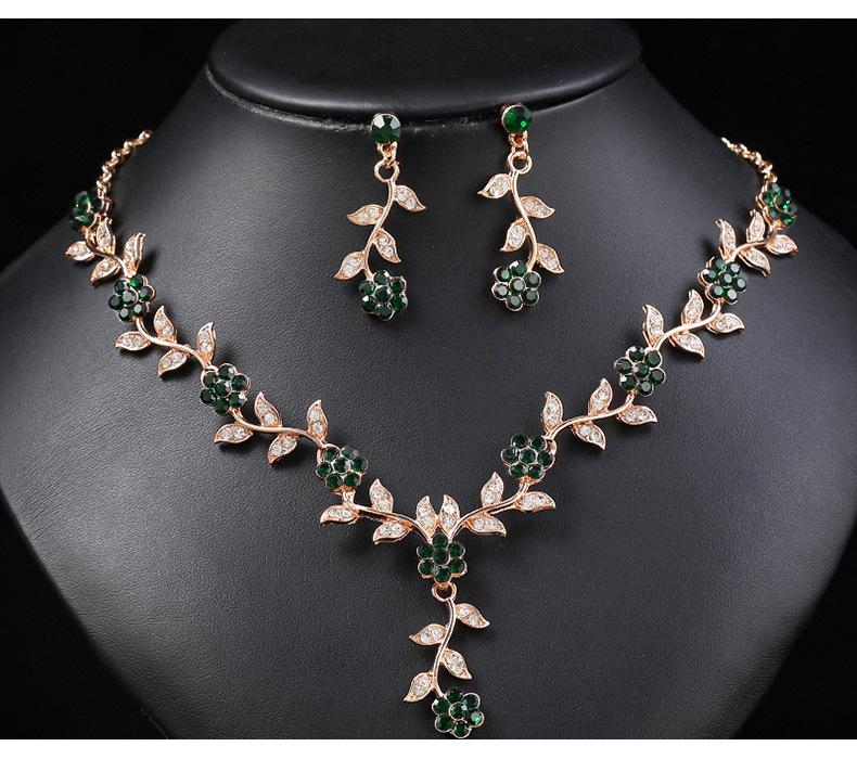 European & American Vintage Plum Blossom Necklace Set with Colored Diamonds