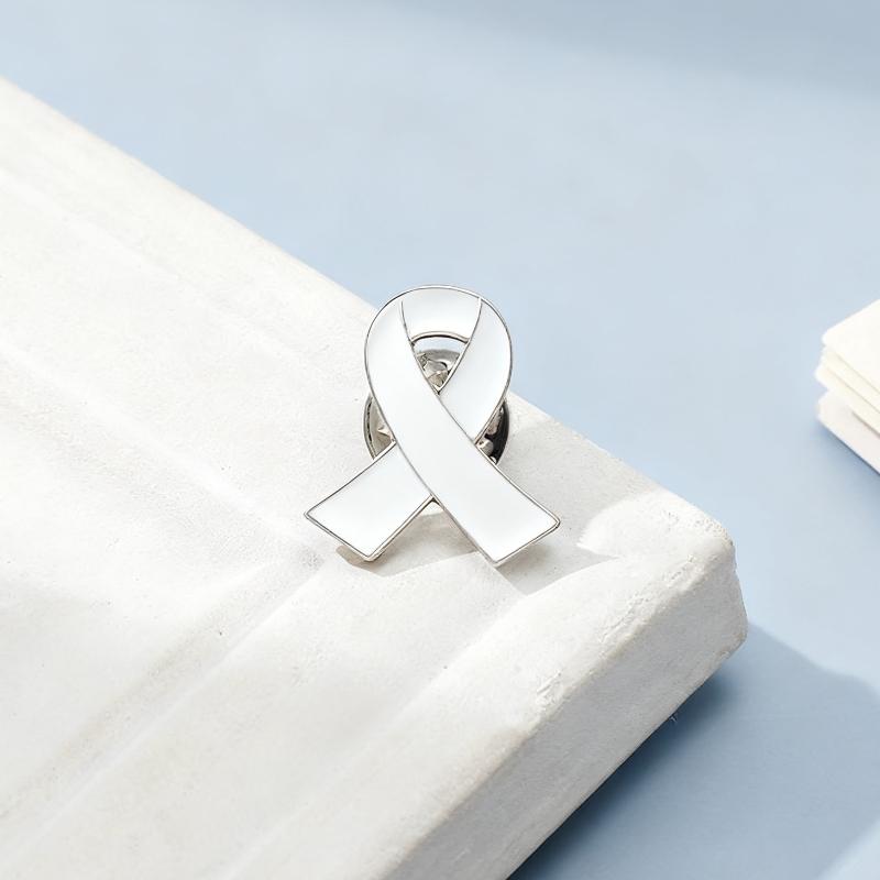Heart-shaped Red Ribbon Logo AIDS Badge Brooch for Women Brooches Pin Badges Alloy Backpack Icons Girls Jewelry Gift