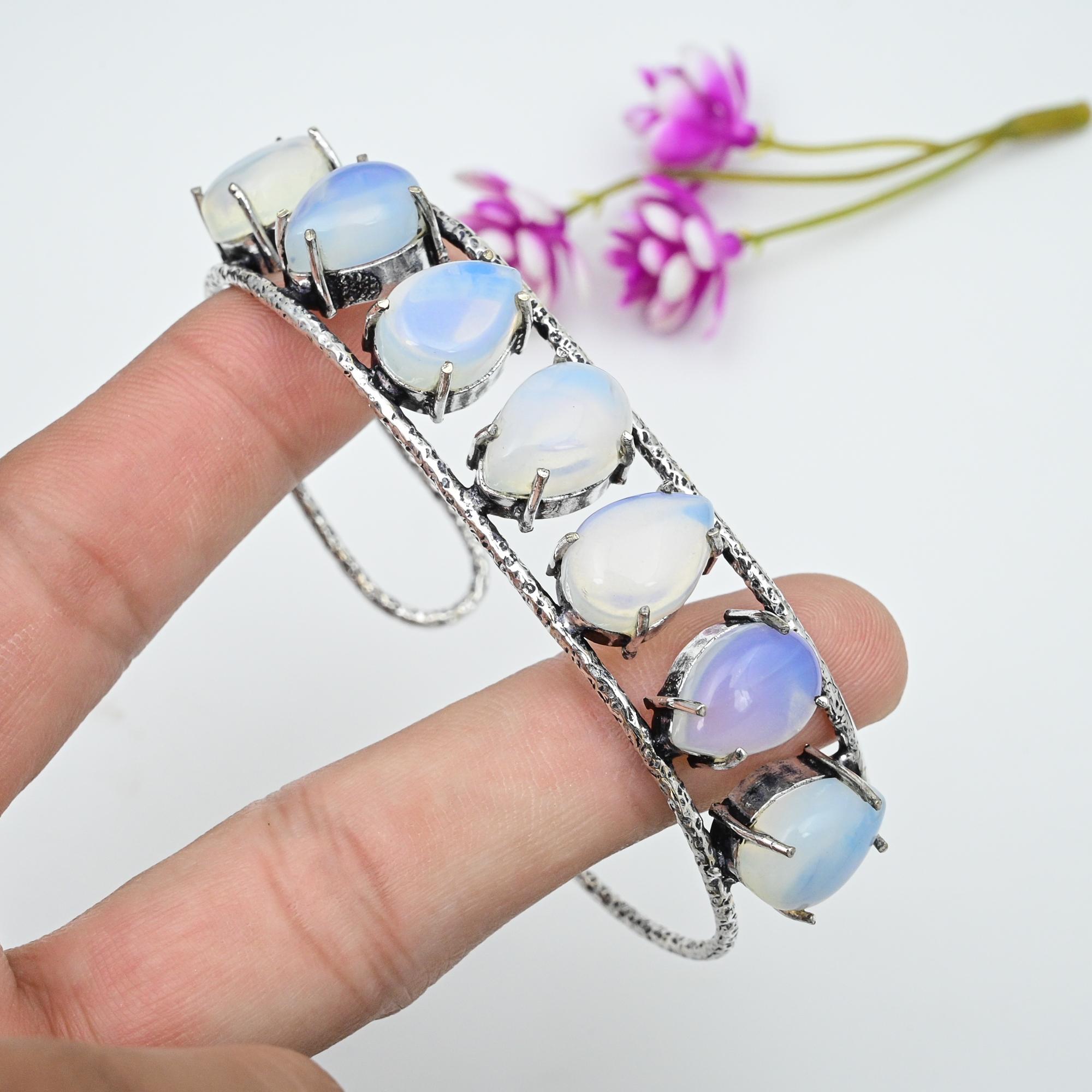 

Браслет из молочного опала ручной работы, новейший дизайн, браслет из стерлингового серебра 925 пробы с драгоценными камнями, подарок для матери 1.73 Inches