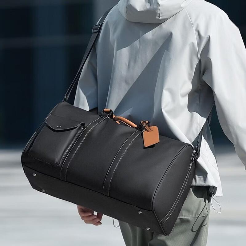Men's Large Capacity Travel Sports Duffel Bag