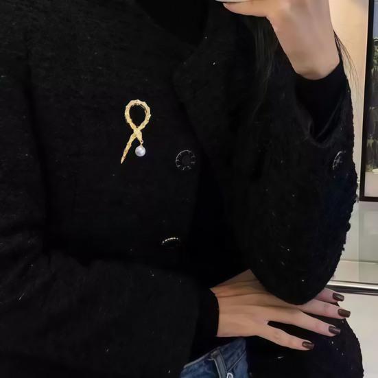 Damen Brosche Funkelnder Strasssteinbesetzt Schlangenform Anti-Exposition Schnalle Anzüge Hemden Pullover Taschen Abzeichen Outfit Zubehör
