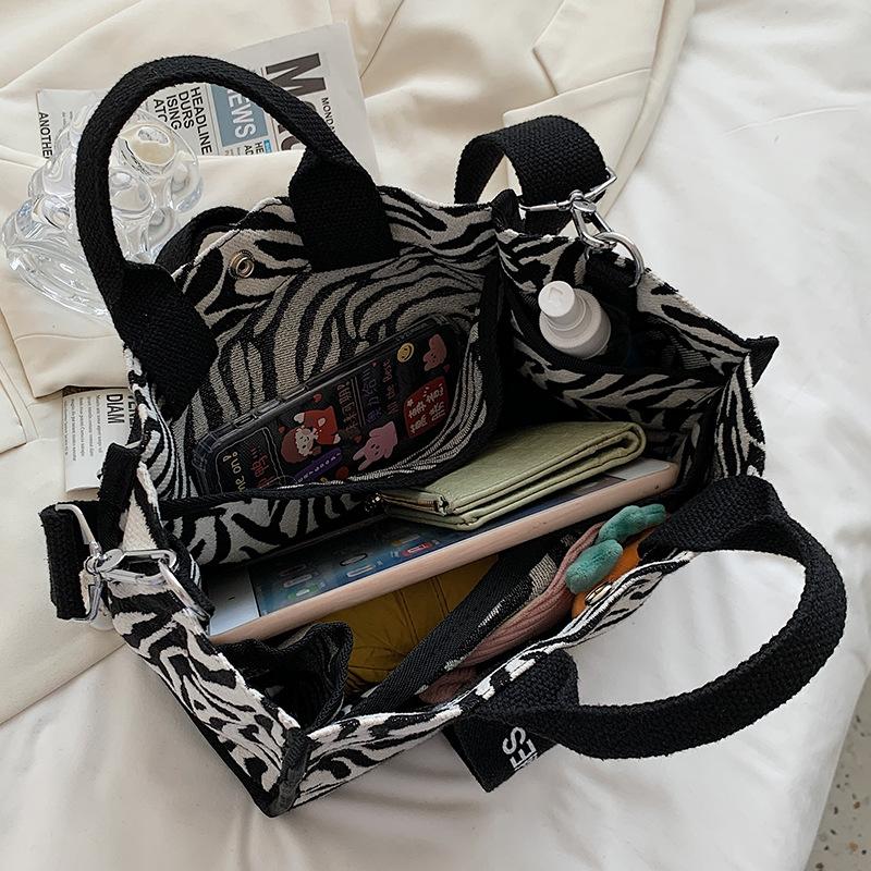 Niche Design Vzor Zebra Malá Taška Do Ruky Jedno Rameno Crossbody Taška Trend