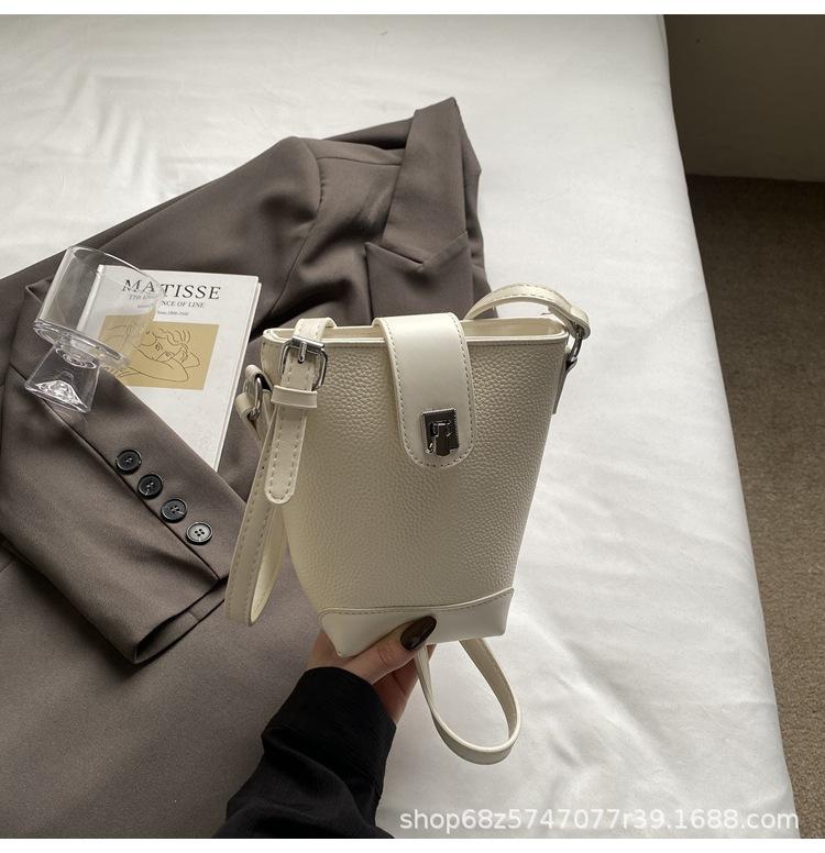 Foreign Style Ins Versatile Bucket Small Bag Women's 2025 New Summer Niche Design Mobile Phone Bag Shoulder Messenger Bag