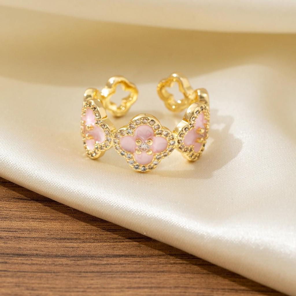 Hollow Rhombus Two-Tone Diamond-Studded Four-Leaf Clover Zirconia Ring for Women