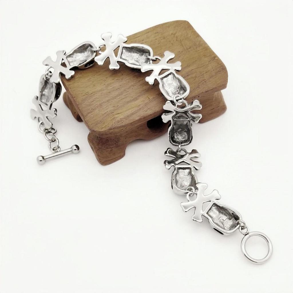 Men's Non-Fading Titanium Steel Skull Bracelet - Trendy Retro Fashion Accessory