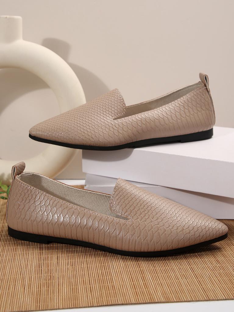 Summer Large Size 43 Women Shoes 2025 Simple Lightweight Flat Shoes Women Pointed Non Slip Soft Sole Casual Shoes Women Loafers