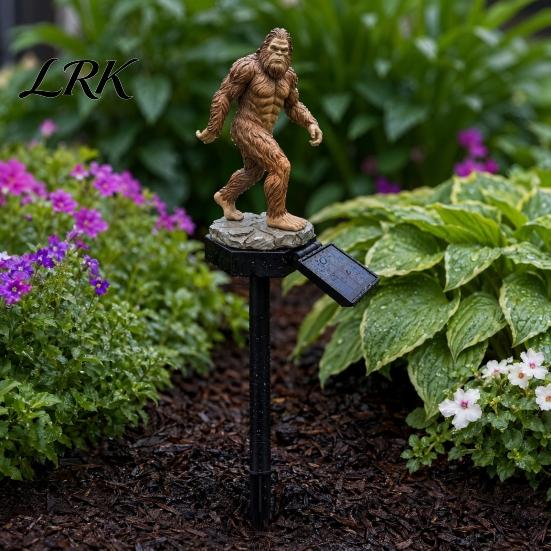 Decoración Temática de Naturaleza Salvaje Luz Solar de Jardín Sasquatch, Luz Estatua con Estaca, Adorno Exterior Impermeable para Camino de Jardín, Patio, Césped, Porche
