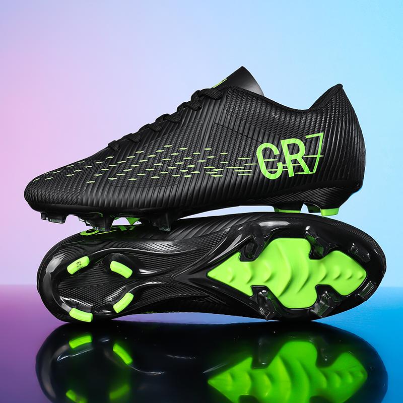 

New Men Professional Soccer Shoes Ultralight Training Football Boots Breathable Unisex Indoor Futsal Drop Shipping 35