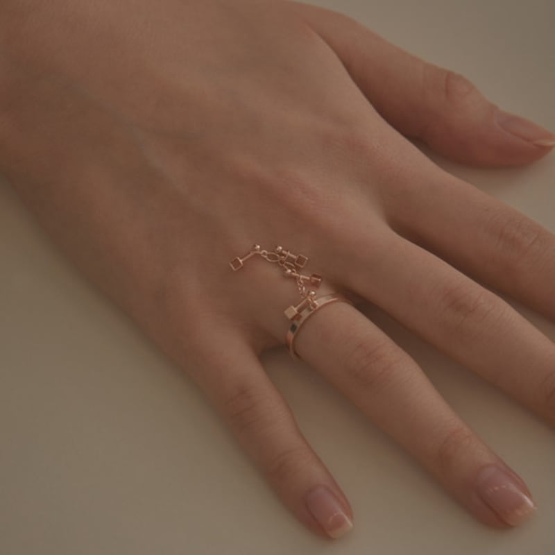 BONAFIDE JEWELRY Long Chain Ball-Up Ring