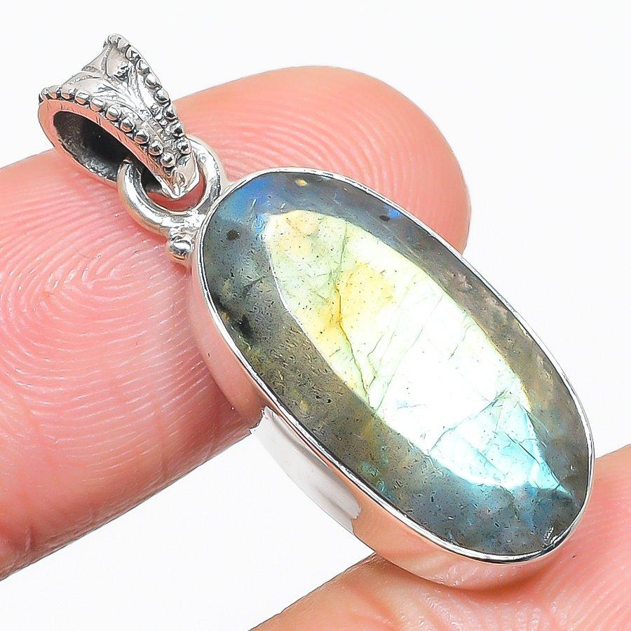 

Natural Labradorite Gemstone 925 Solid Sterling Silver Gift Pendant 1.50 p9P47