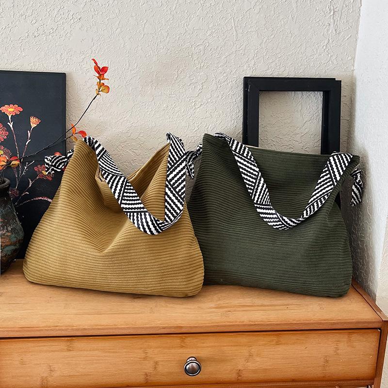 Minimalist Corduroy Crossbody Bag for Women – Lightweight Hobo Shoulder Purse with Zipper, Casual Daily Tote for Travel in Multiple Colors